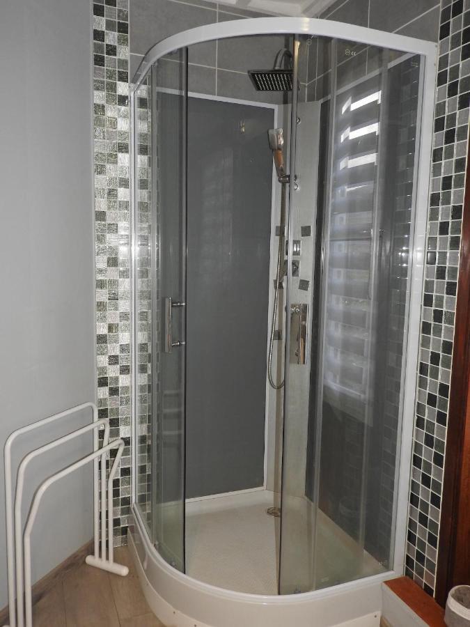 Bed and Breakfast La Dame Fines Puybegon Exterior foto